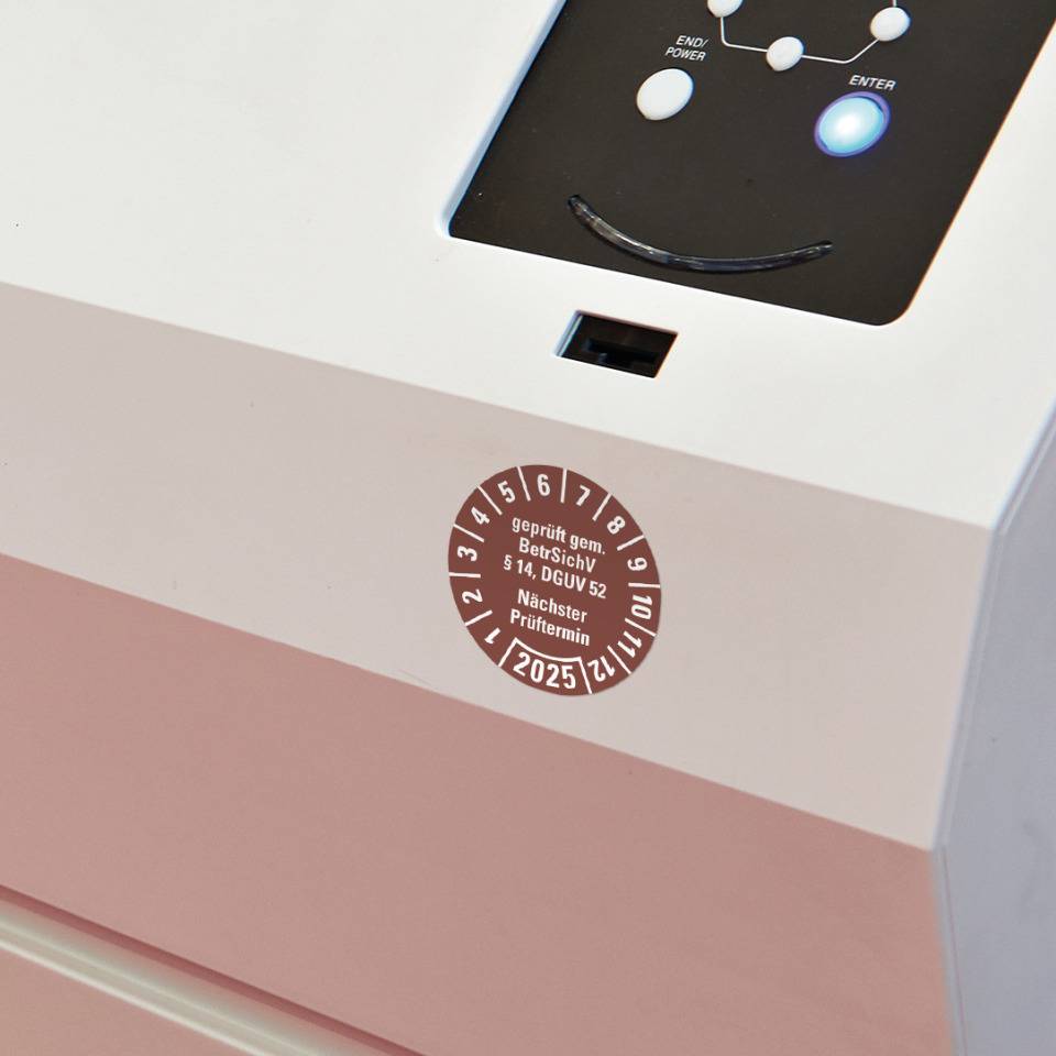 Prüfplakette BetrSichV §14,DGUV52,Nächster Prüftermin,2025,braun,Folie,Spezialkleber,Ø30mm,18/Bogen
