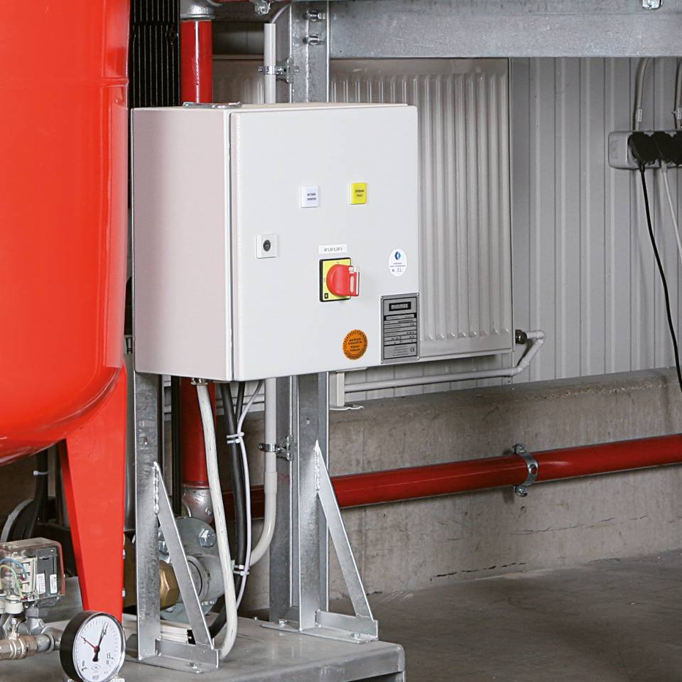 Prüfplakette geprüft gemäß BetrSichV §16, 27-32, orange, Dokumentenfolie, Ø 30mm, 18/Bogen