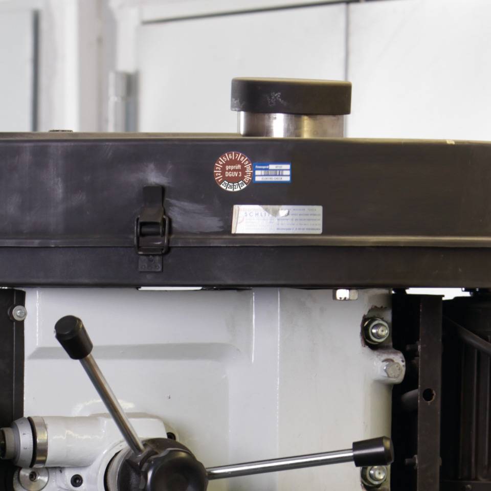 Prüfplakette,geprüft DGUV Vorschrift 3,25-28,braun,Dokumentenfolie,Ø10mm,1000/Rolle