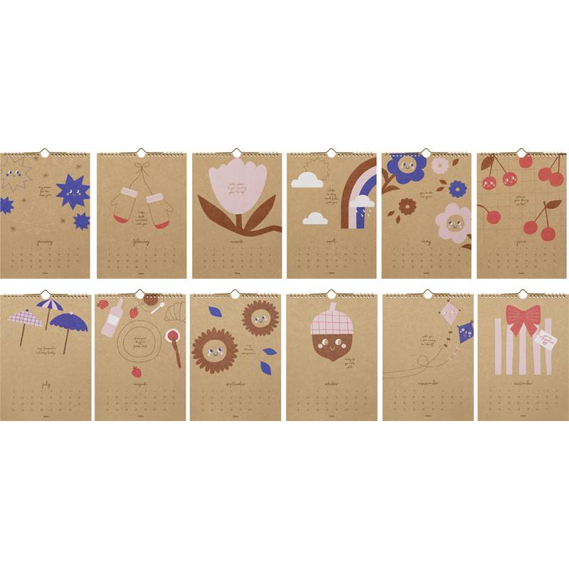 Ein 12-Monats-Wandkalender mit stilisierten Illustrationen, die sich auf die jeweiligen Monatsthemen beziehen, wie Blumen, Früchte und jahreszeitliche Gegenstände.