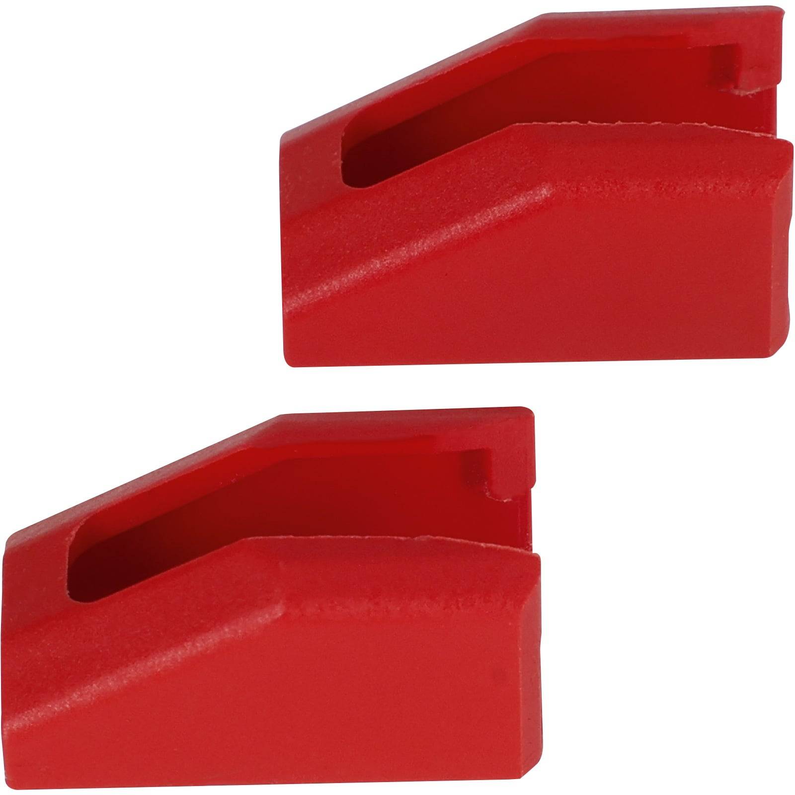 Zwei rote, gewinkelte Plastikstücke, übereinander angeordnet, wobei jedes ein Hohlsegment und glatte, abfallende Oberflächen aufweist.