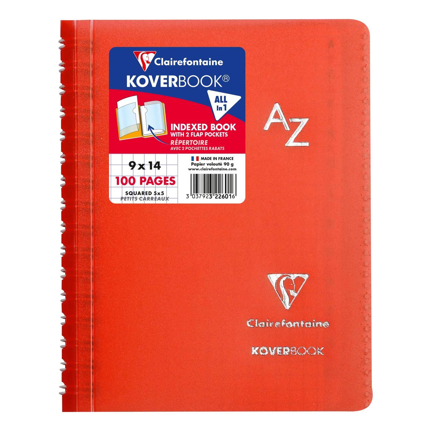 Rotes Koverbook-Notizbuch von Clairefontaine mit weißer A-Z-Beschriftung, Spiralbindung und Vorderetikett, das anzeigt, dass es sich um ein indexiertes 9 x 14, 100 Seiten großes kariertes Buch handelt.