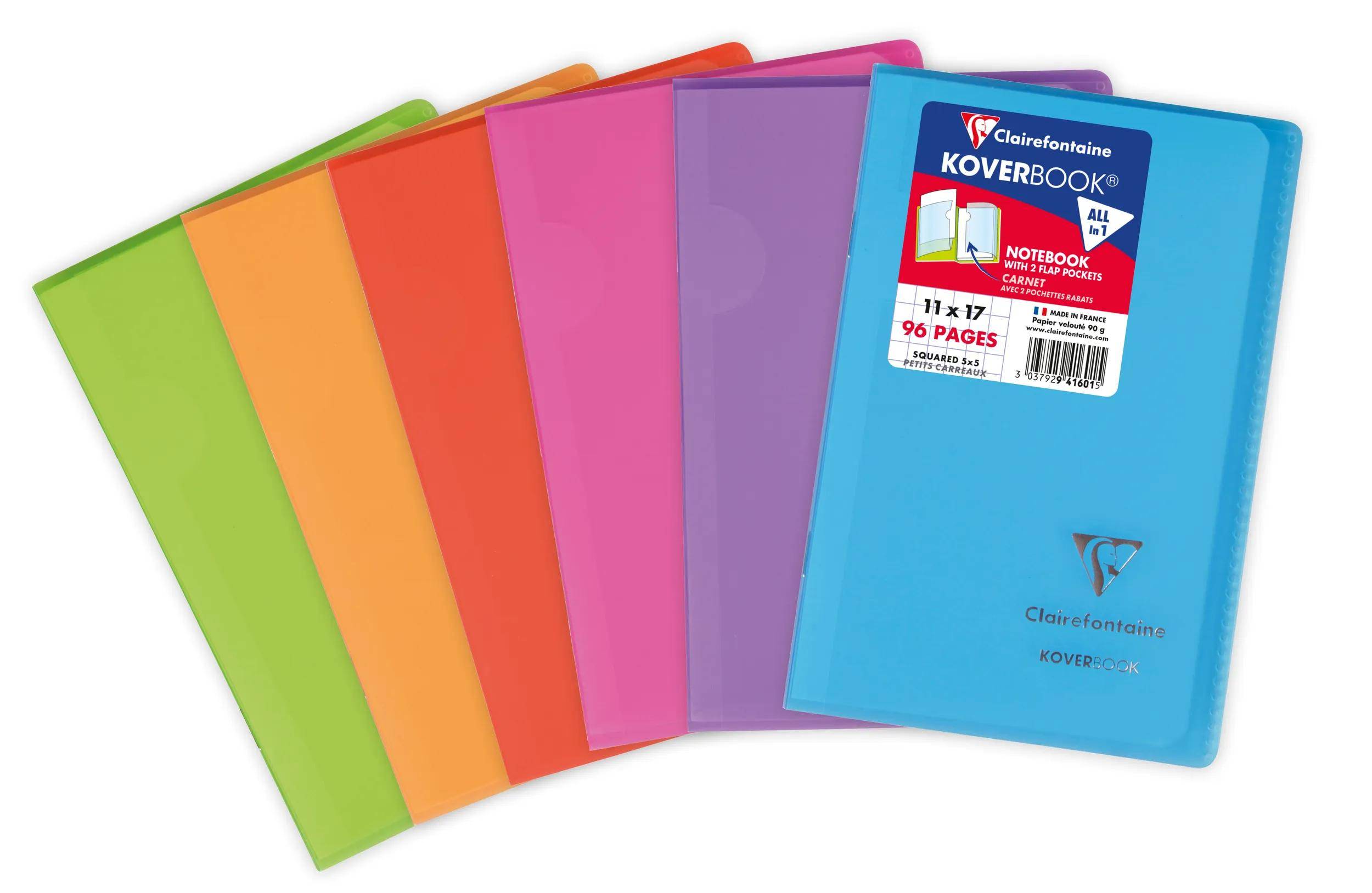 Stapel farbenfroher Notizbuchcover aufgefächert, mit einem blauen Clairefontaine Koverbook Notizbuch oben drauf.