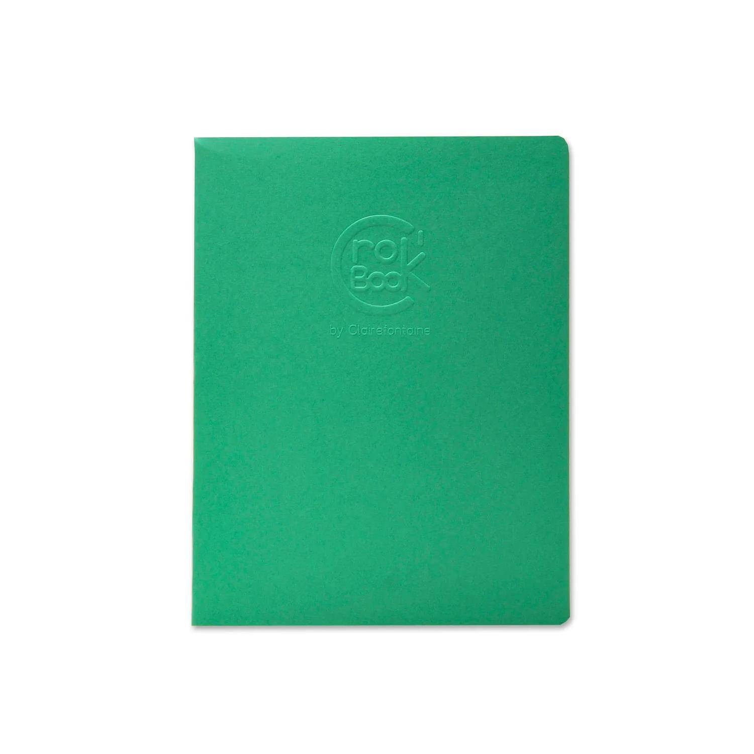 Grünes blanko Notizbuch mit geprägtem Logo auf dem Umschlag, geschlossen auf weißem Hintergrund dargestellt.