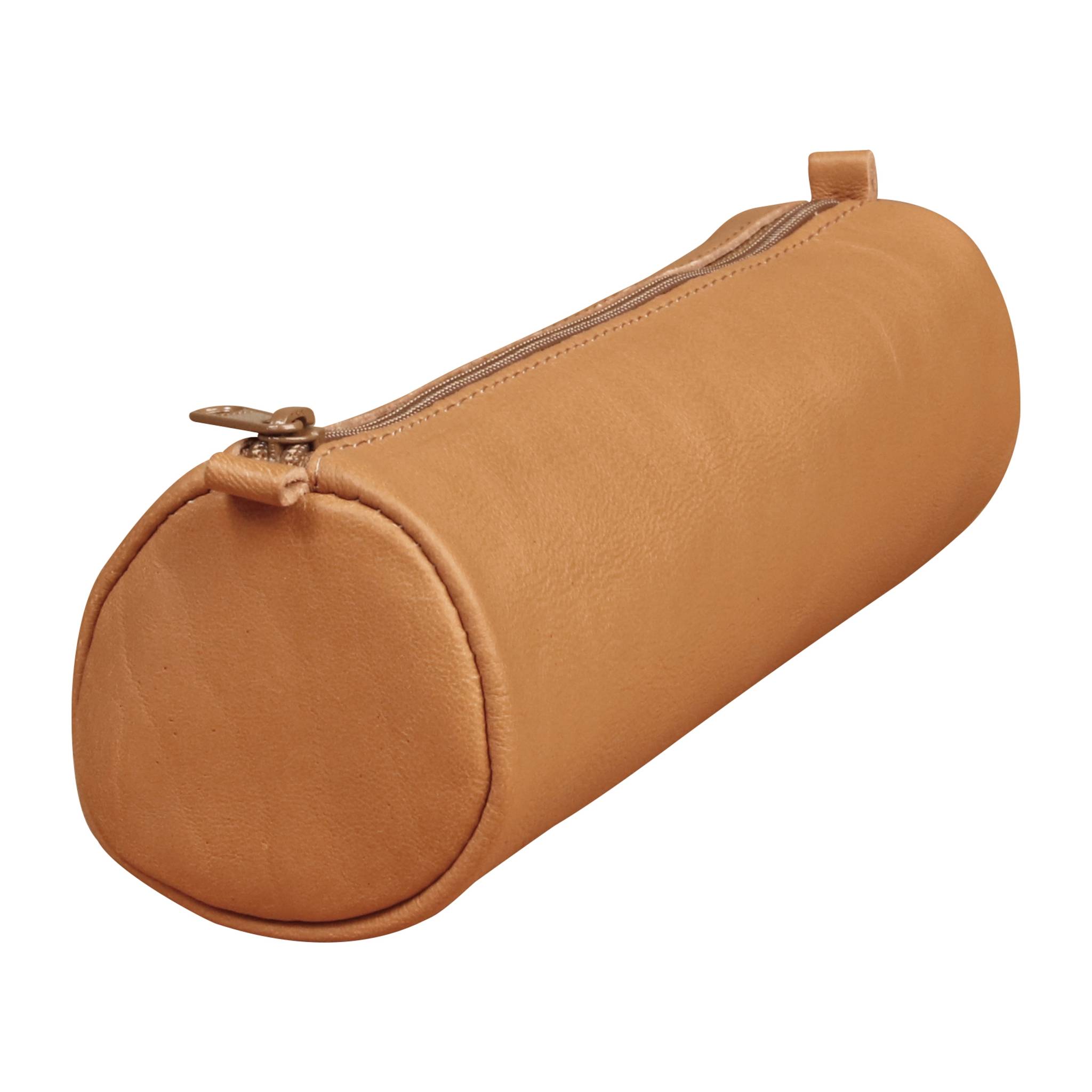 Hellbraune zylindrische Ledertasche mit Reißverschluss für Stifte auf weißem Hintergrund.