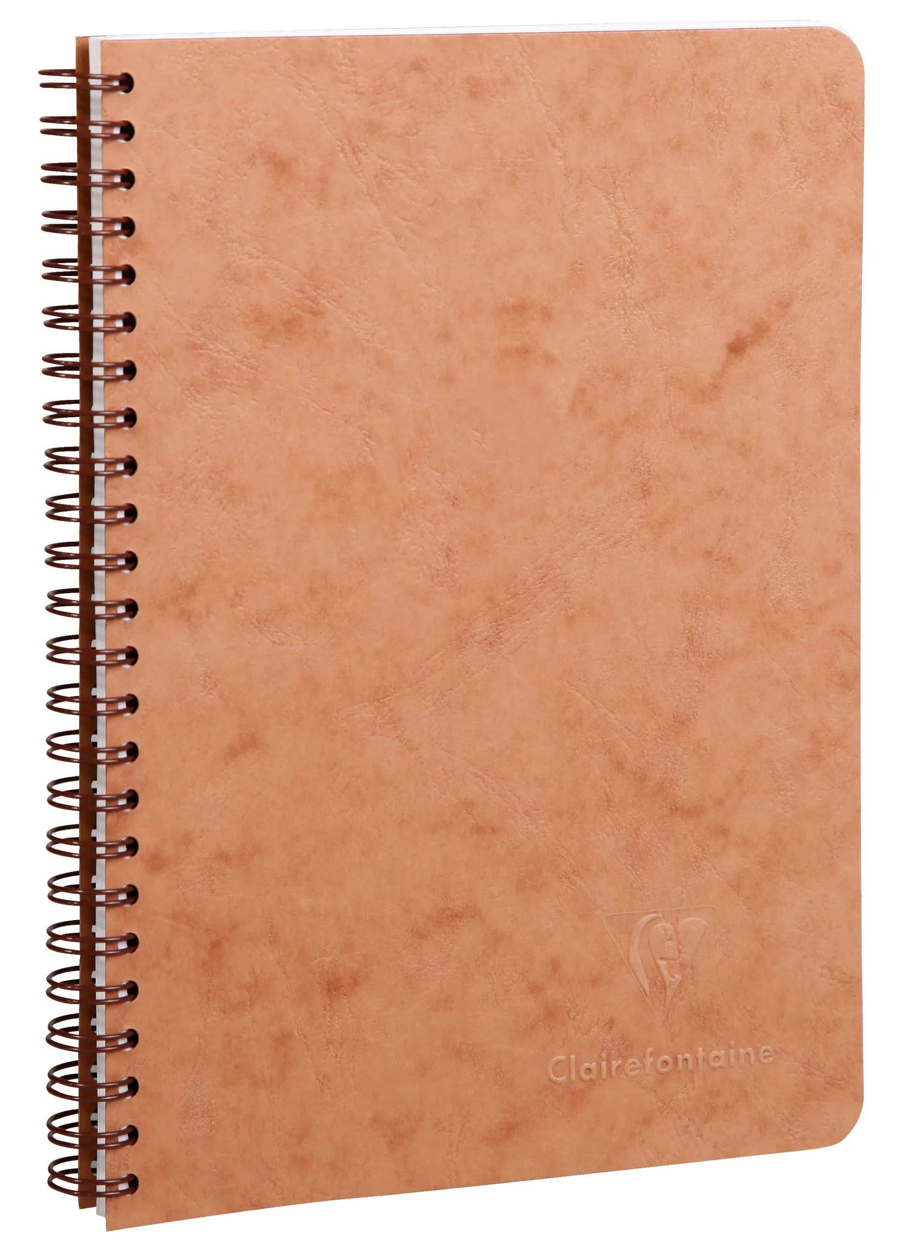 Beiges spiralgebundenes Notizbuch mit marmoriertem Einband und abgerundeten Ecken, aufrecht auf weißem Hintergrund dargestellt.