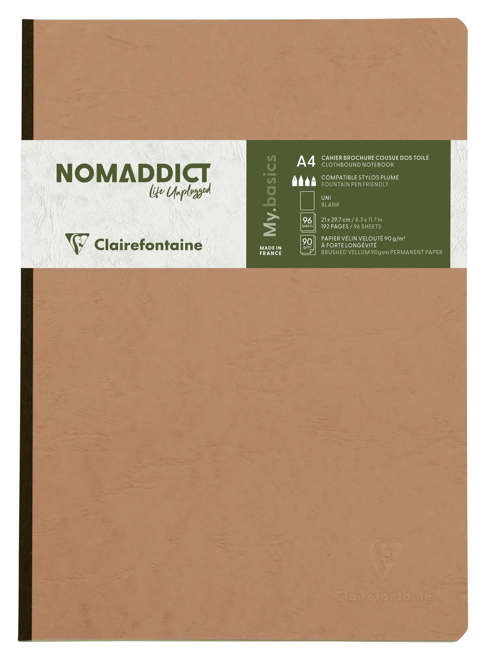 Ein beiges Clairefontaine 'NOMADIC' My Basics A4-Notizbuchcover mit einem weiß-grünen Etikett, das Produktdetails zeigt.