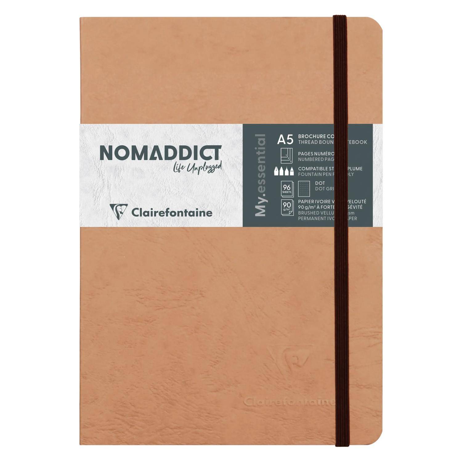 Notizbuch im Lederoptik-Design in Hellbraun mit Gummiband und Clairefontaine-Label „NOMADDICT