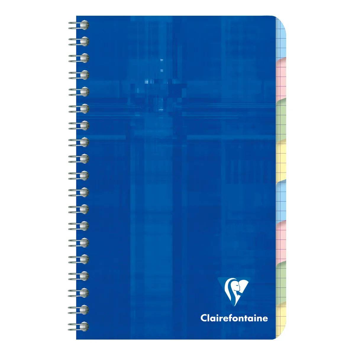 Blaugebundenes Clairefontaine-Notizbuch mit Spiralbindung und sichtbaren Registerreitern an der rechten Kante.