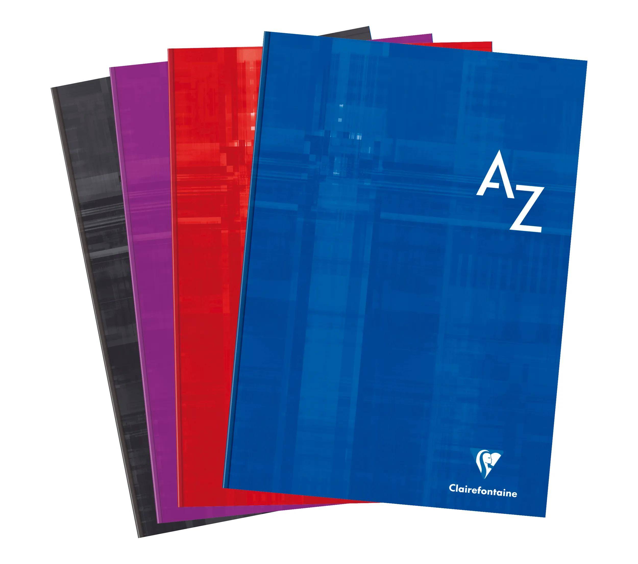 Stapel farbenfroher A-Z-Notizbücher, vorderes blaues Notizbuch mit der Aufschrift 