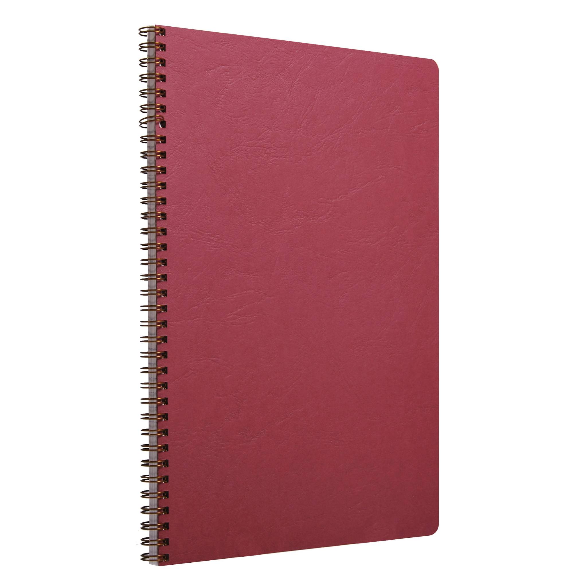 Rotes spiralgebundenes Notizbuch mit leerem Umschlag, auf weißem Hintergrund dargestellt.