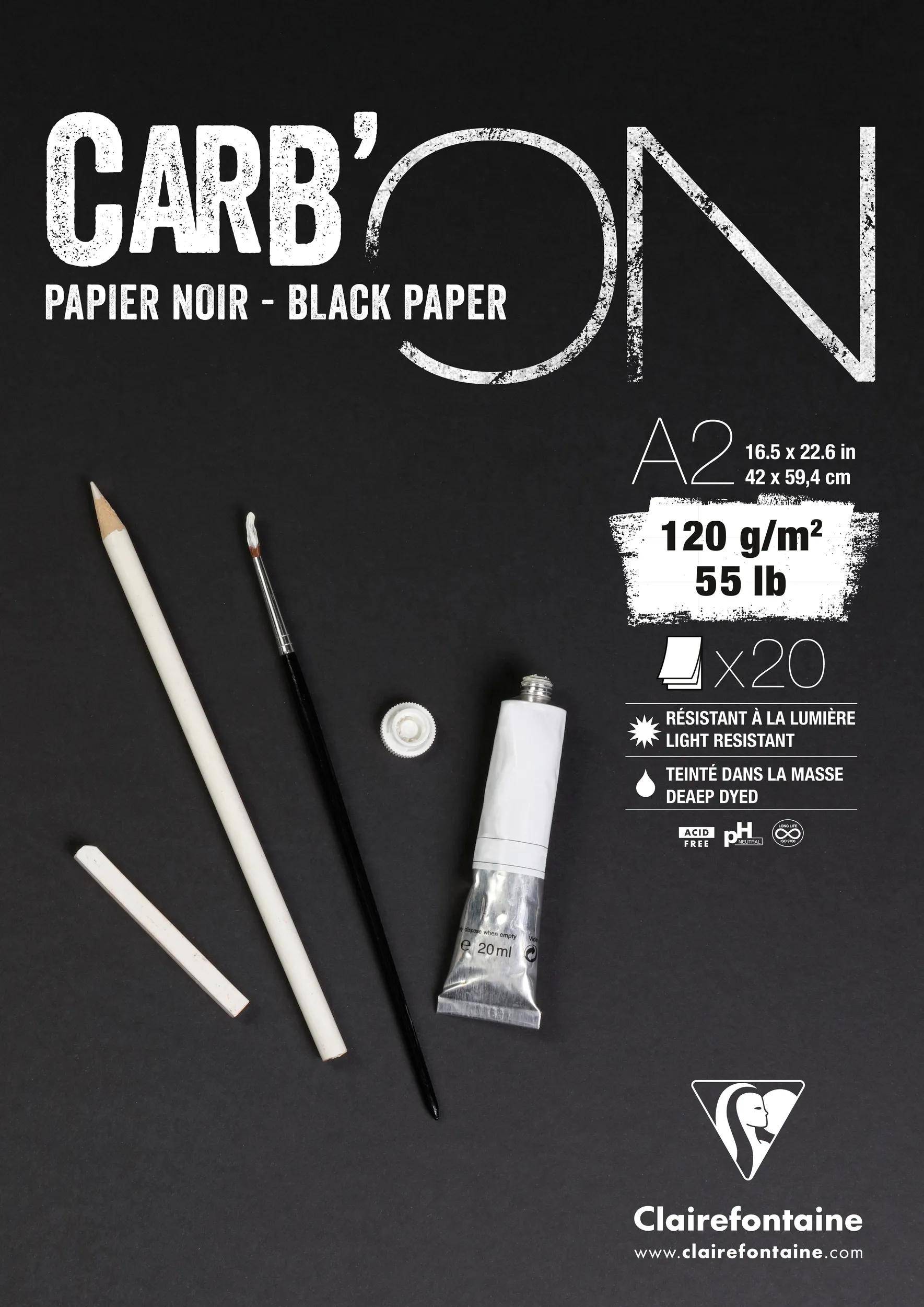Produktabdeckung für CARB'ON schwarzes Papier A2-Block, 20 Blatt, 120 g/m², mit Zeichenwerkzeugen auf schwarzem Hintergrund.