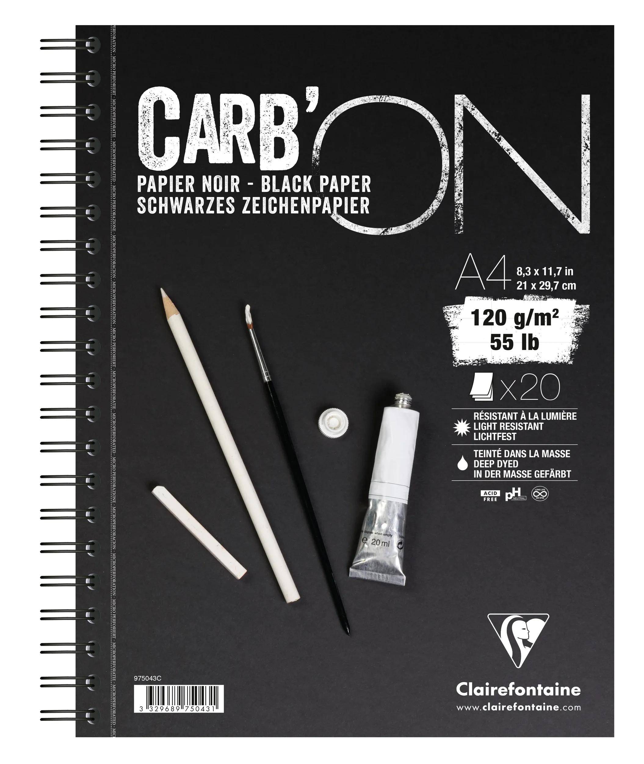 Schwarzes spiralgebundenes CARB'ON A4 Notizbuch mit schwarzem Papierumschlag, das Bleistifte, Radiergummi und Farbtuben zeigt; gekennzeichnet mit 120 g/m², 55 lb, 20 Blatt
