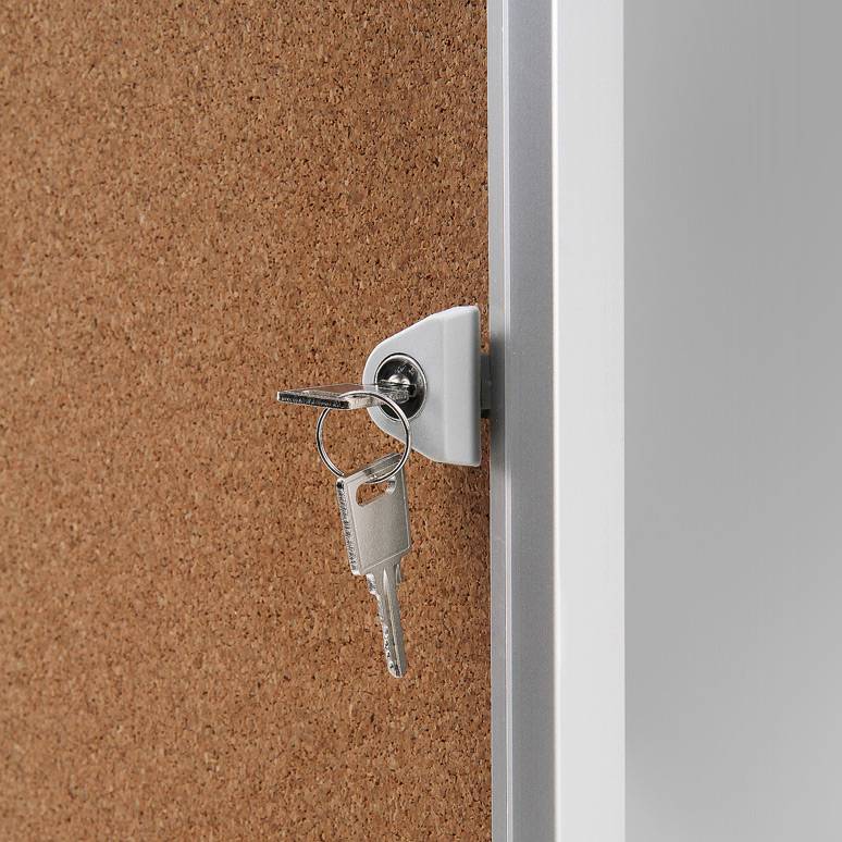 Showdown Displays Schaukasten Innen Kork 4xA4