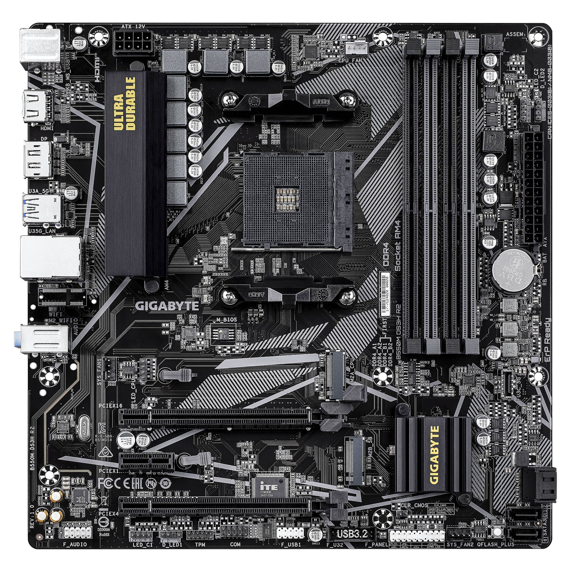 GIGABYTE ATX-Motherboard mit CPU-Sockel, vier RAM-Steckplätzen, PCIe-Steckplätzen, Stromsteckern, SATA-Anschlüssen und Rear-I/O-Anschlüssen.