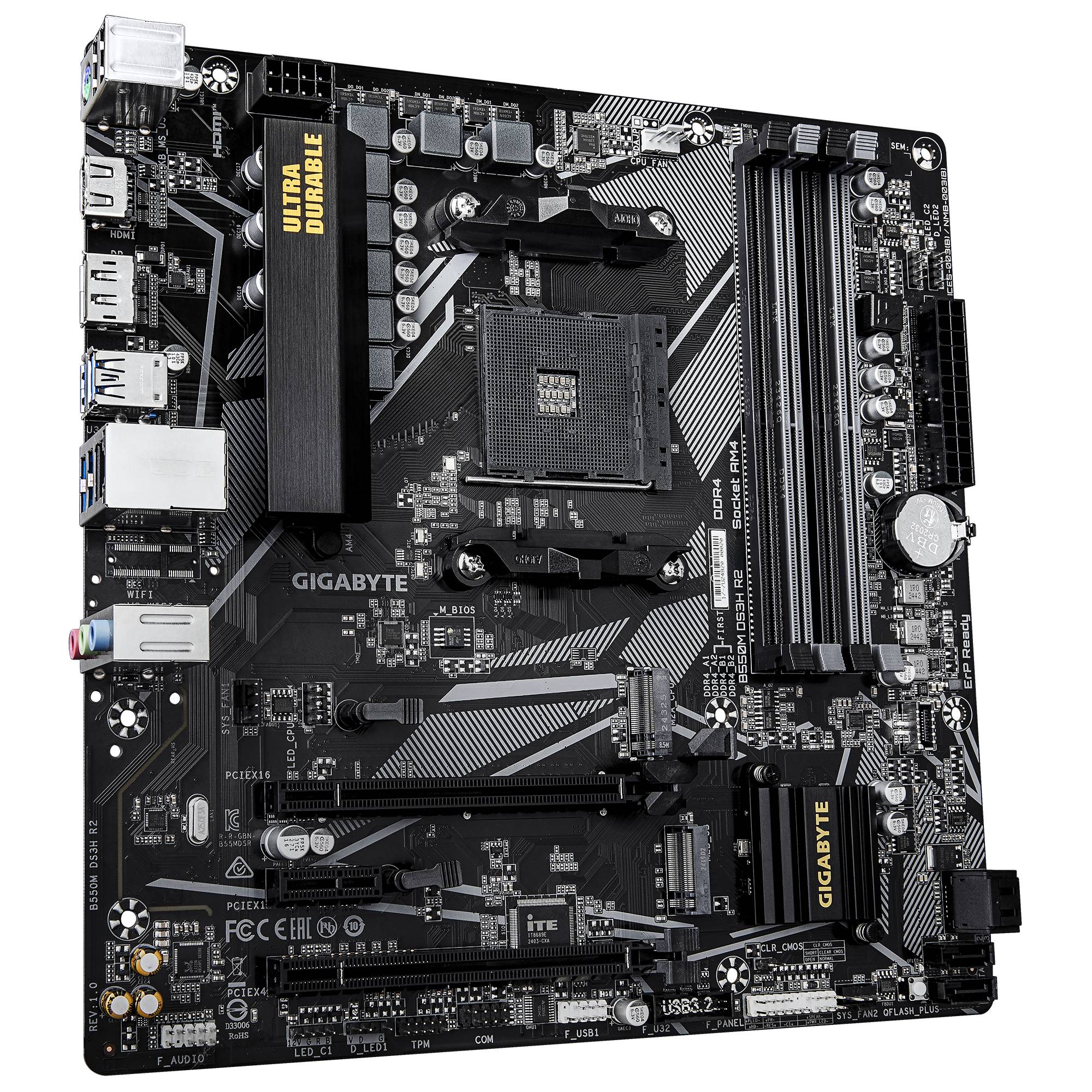 Gigabyte-Computerhauptplatine mit AMD-AM4-CPU-Sockel, DDR4-RAM-Steckplätzen, PCIe-Steckplätzen und hinteren E/A-Anschlüssen.
