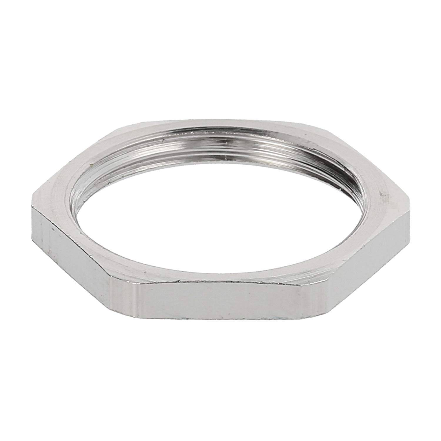 Eine sechseckige Metallmutter mit glänzender Oberfläche, die zum Befestigen von Schrauben in mechanischen oder konstruktiven Anwendungen verwendet wird.