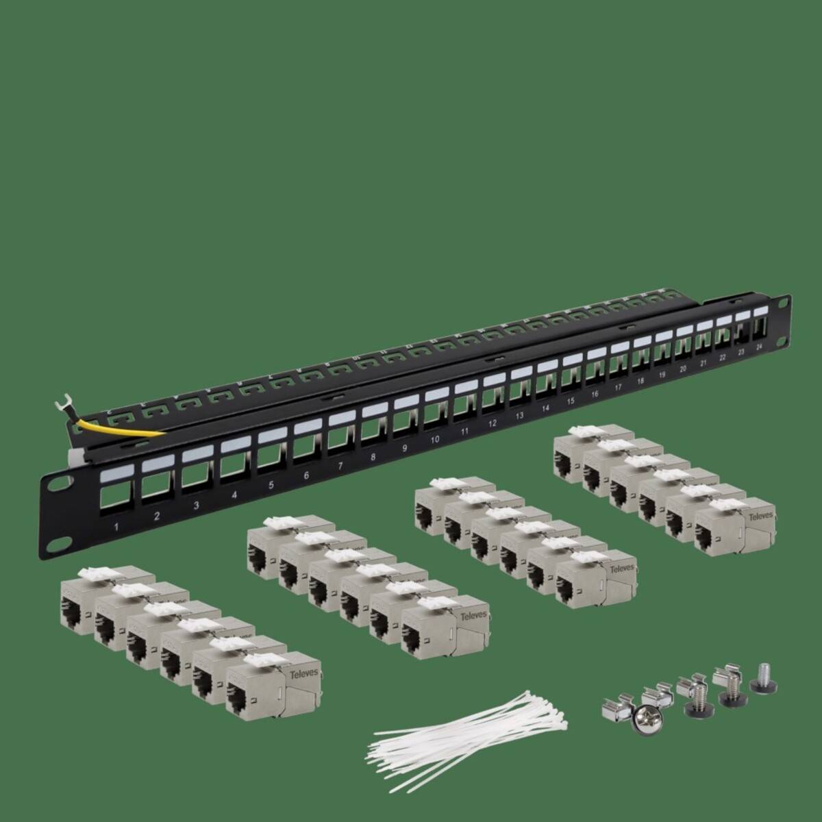 Ein Netzwerk-Patchfeld mit nummerierten Anschlüssen, vier Blöcken aus modularen Buchsen, Kabelbindern und Befestigungsschrauben auf grünem Hintergrund.