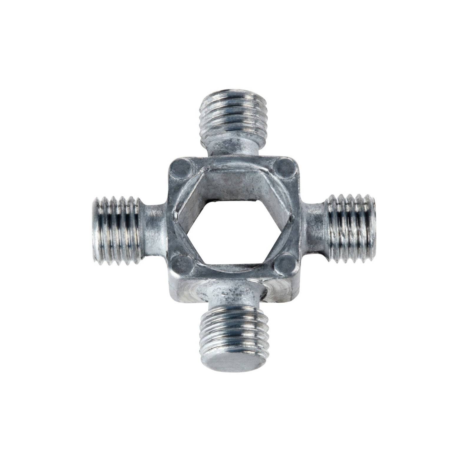 Ein metallischer Verbinder mit vier gewindeten Enden, die von einem zentralen sechseckigen Nabe ausstrahlen, verwendet für Klempnerei- oder mechanische Anwendungen.