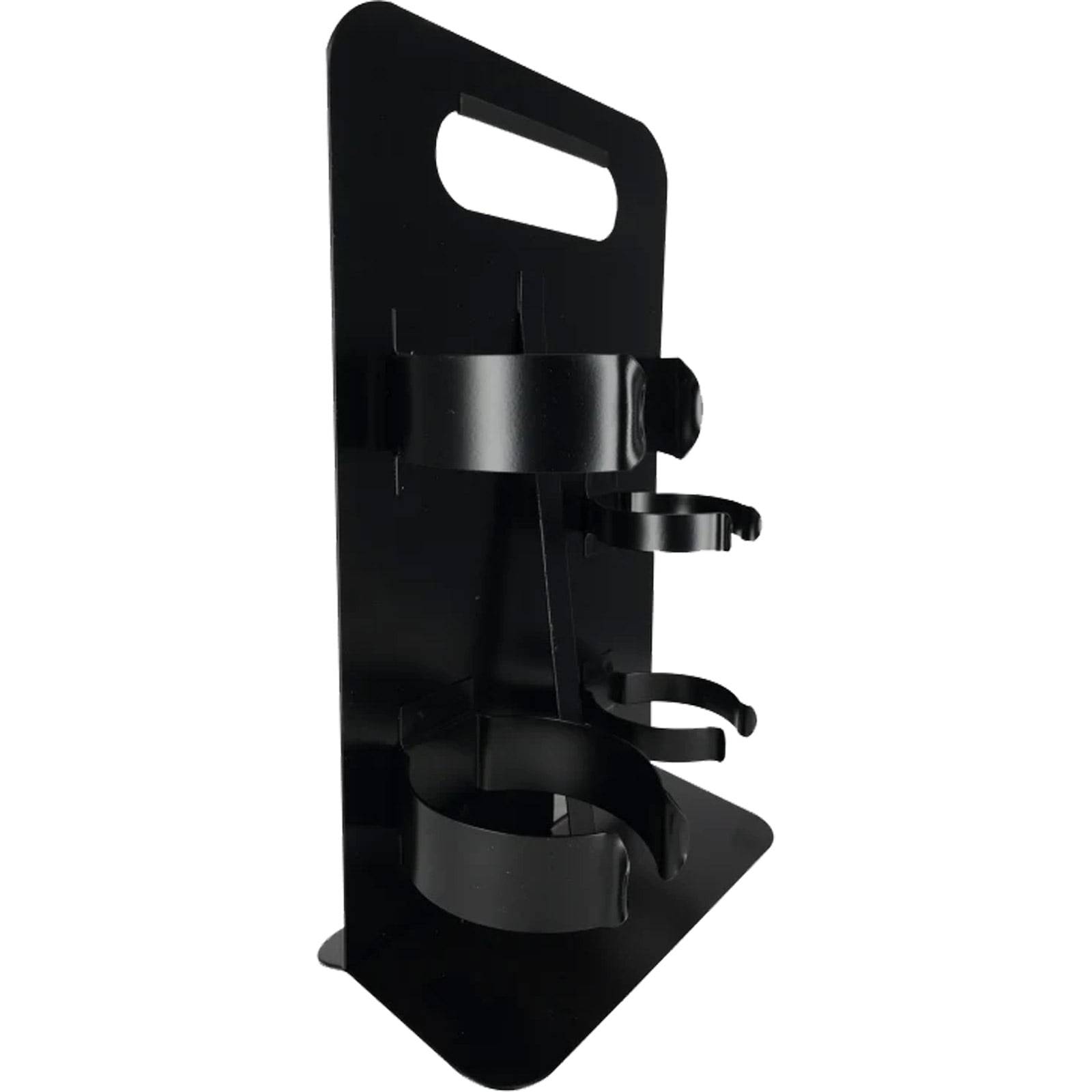 Ein schwarzer Metallständer mit drei Halterungen in unterschiedlichen Höhen, entwickelt zur Organisation von Flaschen oder ähnlichen Gegenständen.