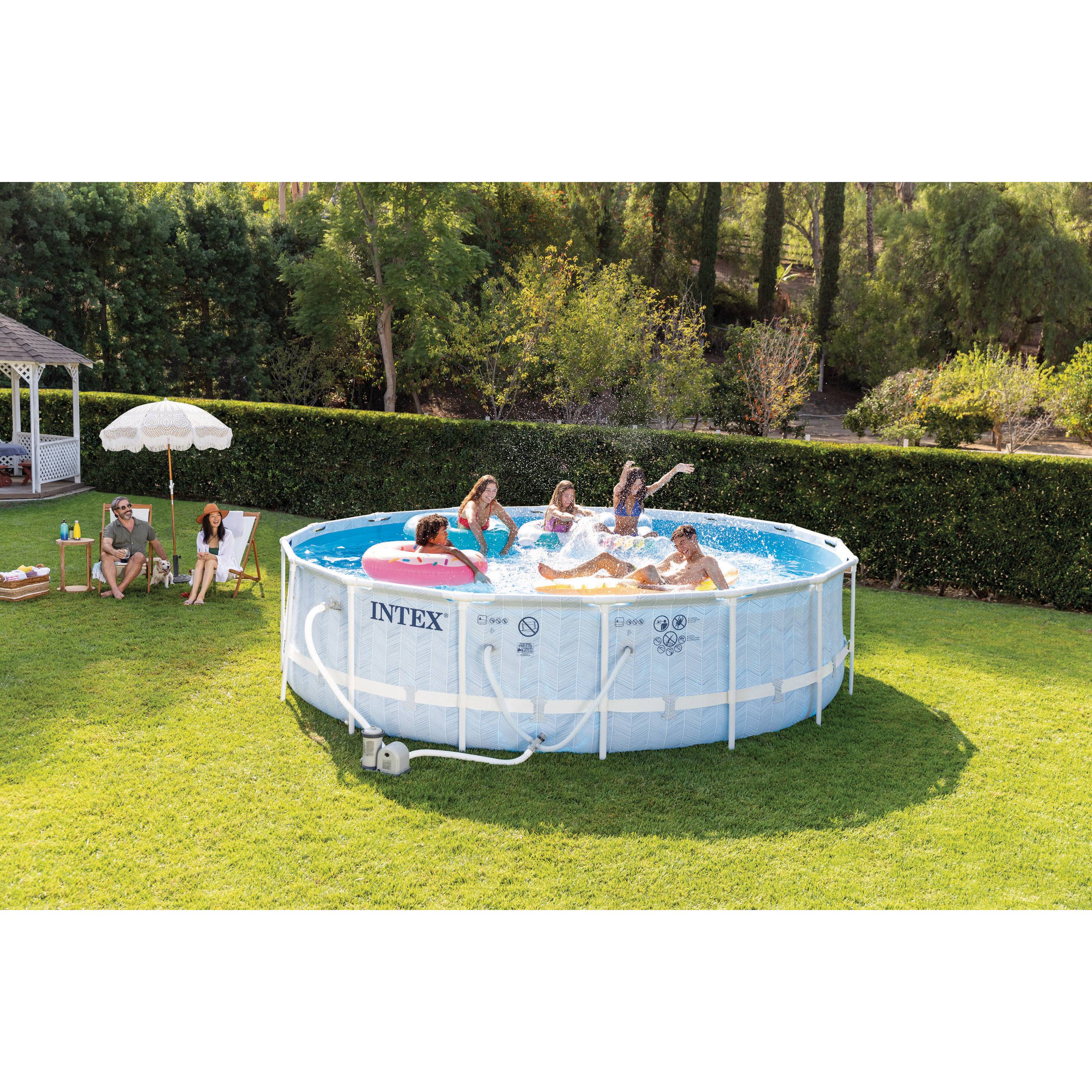 INTEX 26746GN - Frame Pool Set - Chevron (488x122cm) mit Pumpe Leiter Plane Abdeckung