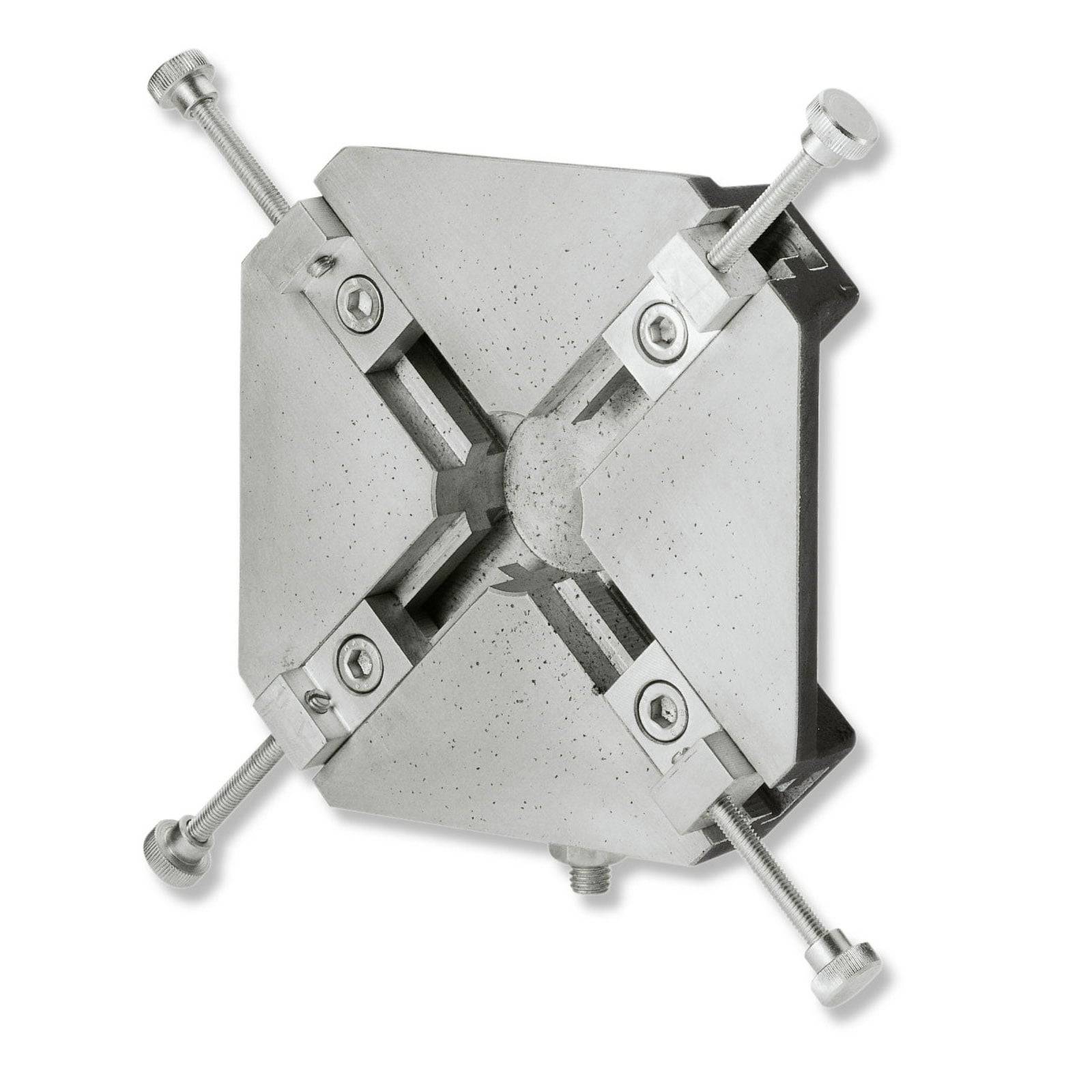 Eine Metallgetriebemechanik mit vier verstellbaren Schrauben, die nach außen ragen und ein komplexes ingenieurtechnisches Design und Struktur zeigen.