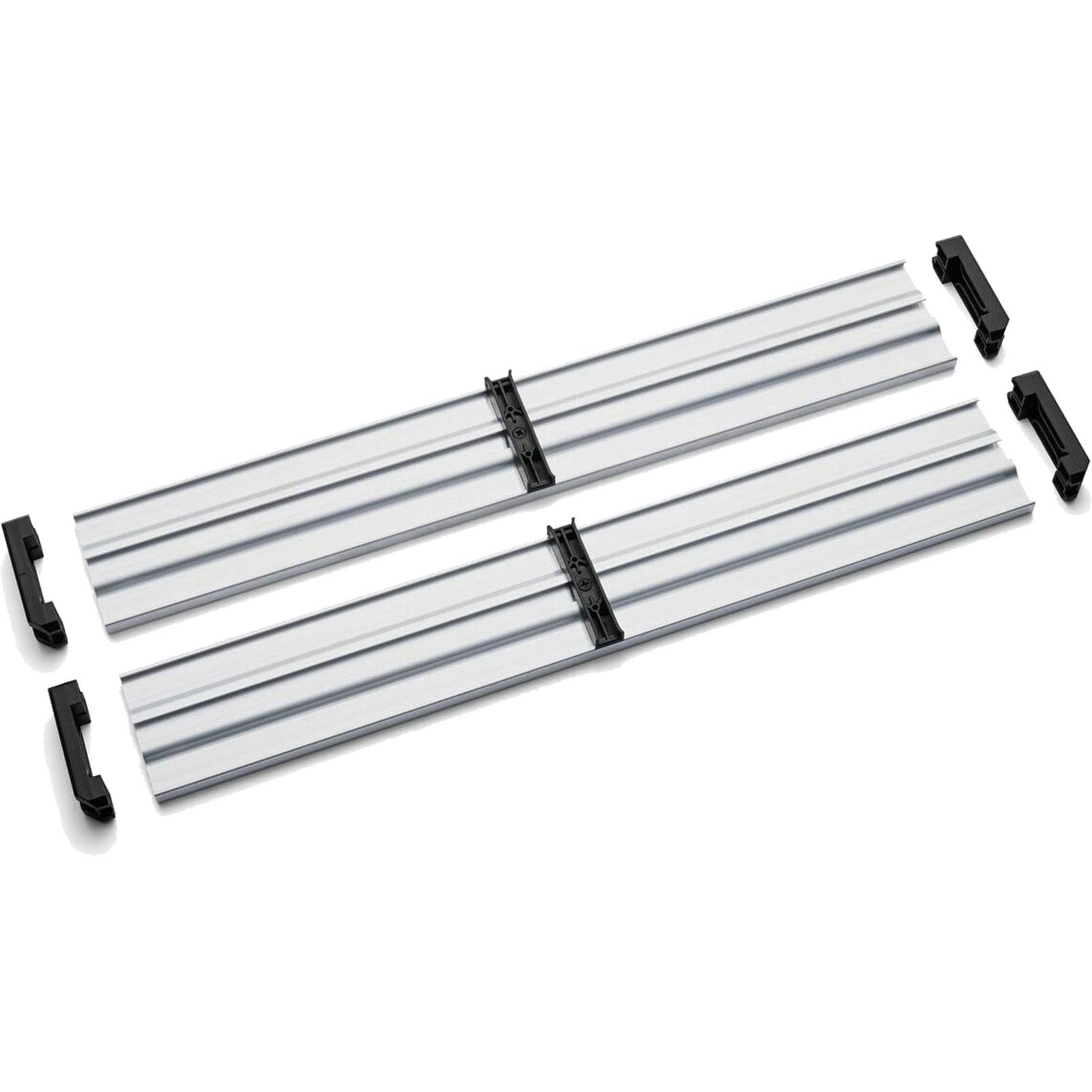 Zwei verstellbare Aluminium-Verlängerungsschienen mit schwarzen Endkappen, die entwickelt wurden, um einfach an Holzbearbeitungstischen zur Erweiterung der Arbeitsflächen angebracht zu werden.