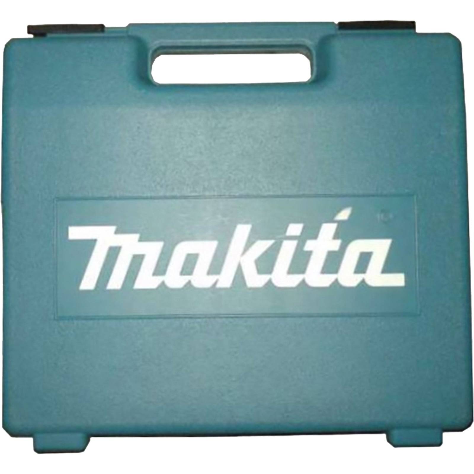 Ein hellblauer Makita Werkzeugkoffer mit Griff, auf dessen Vorderseite das weiße Makita-Logo prominent zu sehen ist.