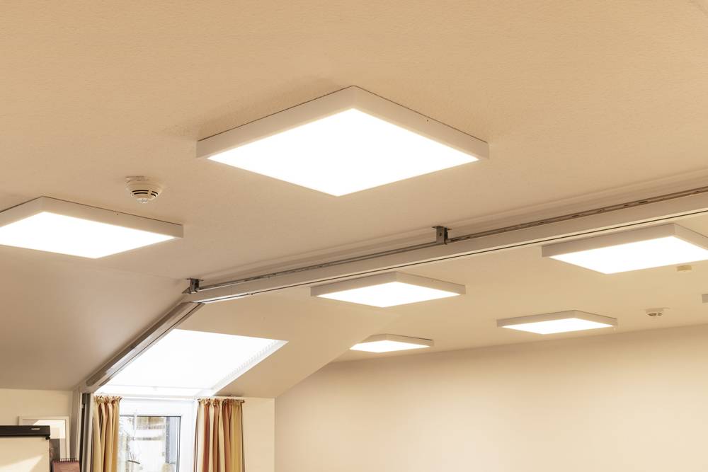 DOTLUX LED-Aufbauleuchte PANELbig-ugr 595x595mm 30W COLORselect mit 4poligem Stecker für HCL inkl. Netzteil