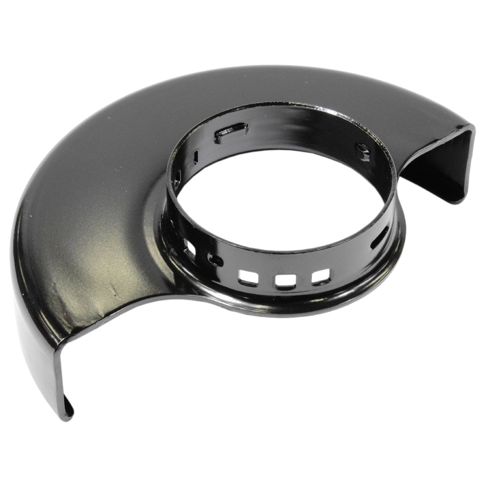 Eine schwarze Metallschutzplatte mit einer kreisförmigen Öffnung in der Mitte und einem gebogenen, halbkreisförmigen Körper.