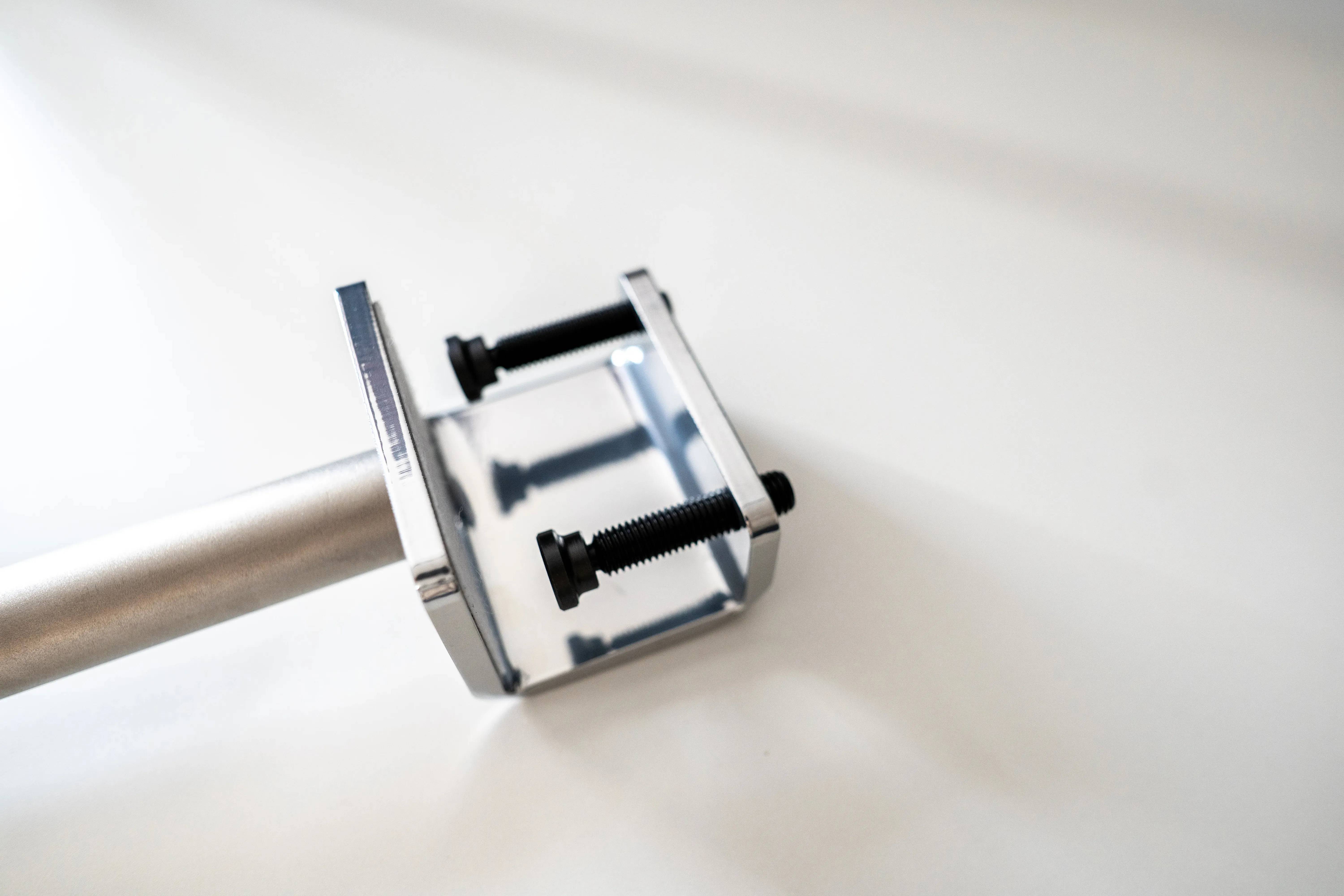 Flat-System Tisch-Klemme 3er - 25'' - 32'' mit 2 Schlitten-Scharnier Auslegern