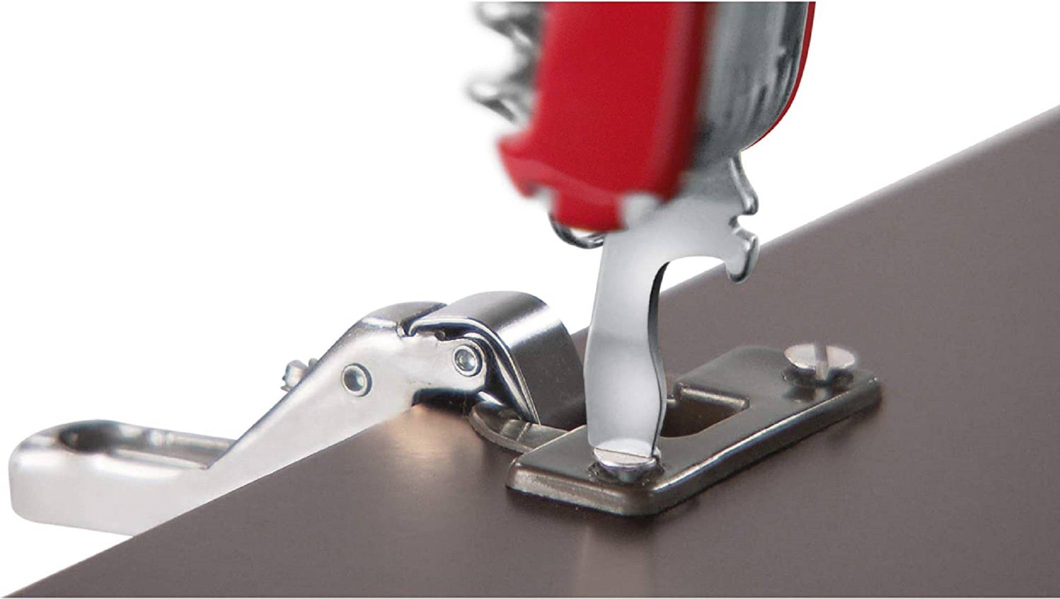 Victorinox Huntsman Taschenmesser (15 Funktionen, Schere, Holzsäge, Korkenzieher) schwarz B1
