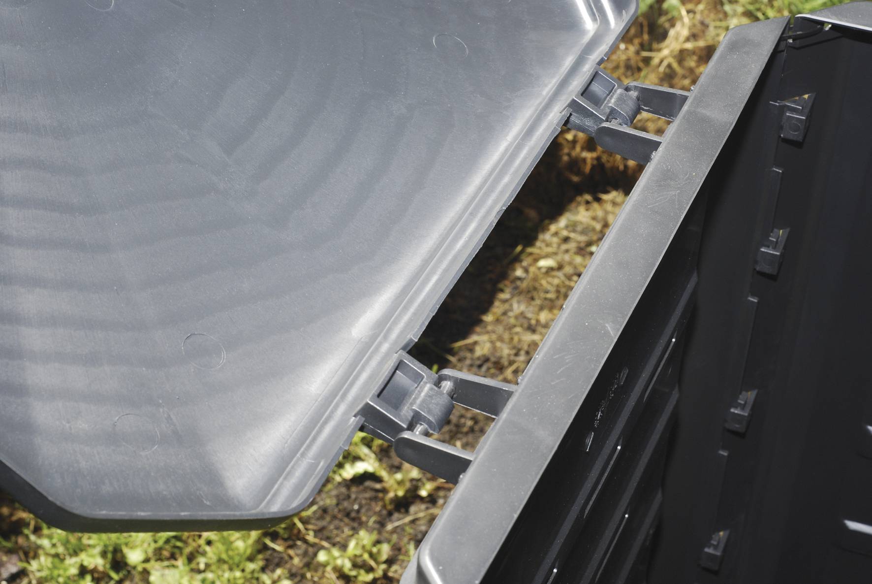 KHW | Komposter ohne Boden | 340 L | witterungsbeständig | klappbarer Deckel | Schnellkomposter für den Garten | 100% recyceltes Polyprophylen | Mad