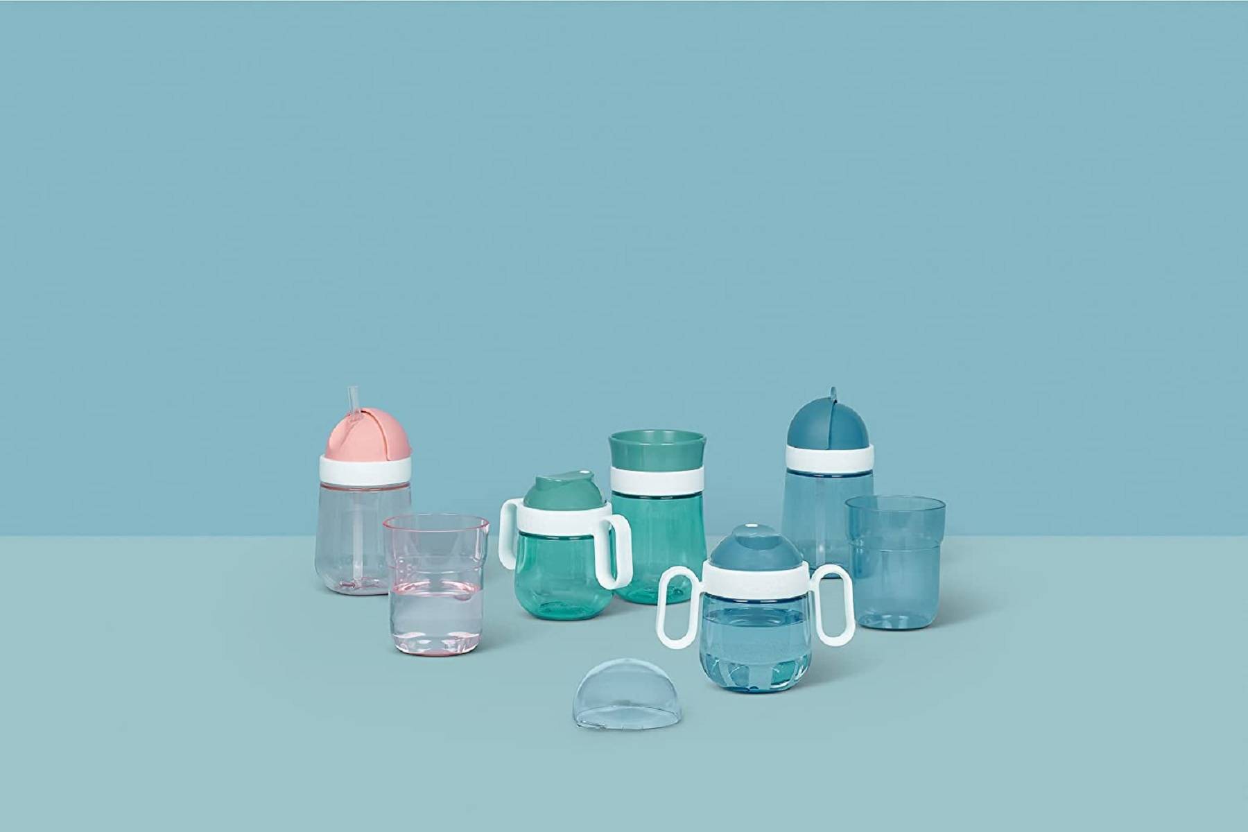 Mepal Mio – Antitropf-Trinklernbecher - sailors bay – Trinklernbecher ab 6 Monate – Baby-Trinkbecher – auslaufsicher – spülmaschinengeeigne