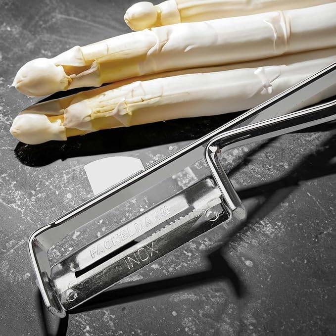 Fackelmann Sparschäler 2er Set  Schäler aus rostfreiem Edelstahl  Hochwertige Gemüseschäler mit geschärftem Ausstecher  Spargelschäler/Pen