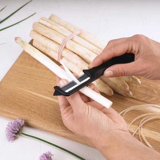 Fackelmann Weltmeister-Spargelschäler, Universalschäler mit Klinge aus Edelstahl, Sparschäler für Obst und Gemüse (Farbe: Schwarz), Menge: 1 Stü