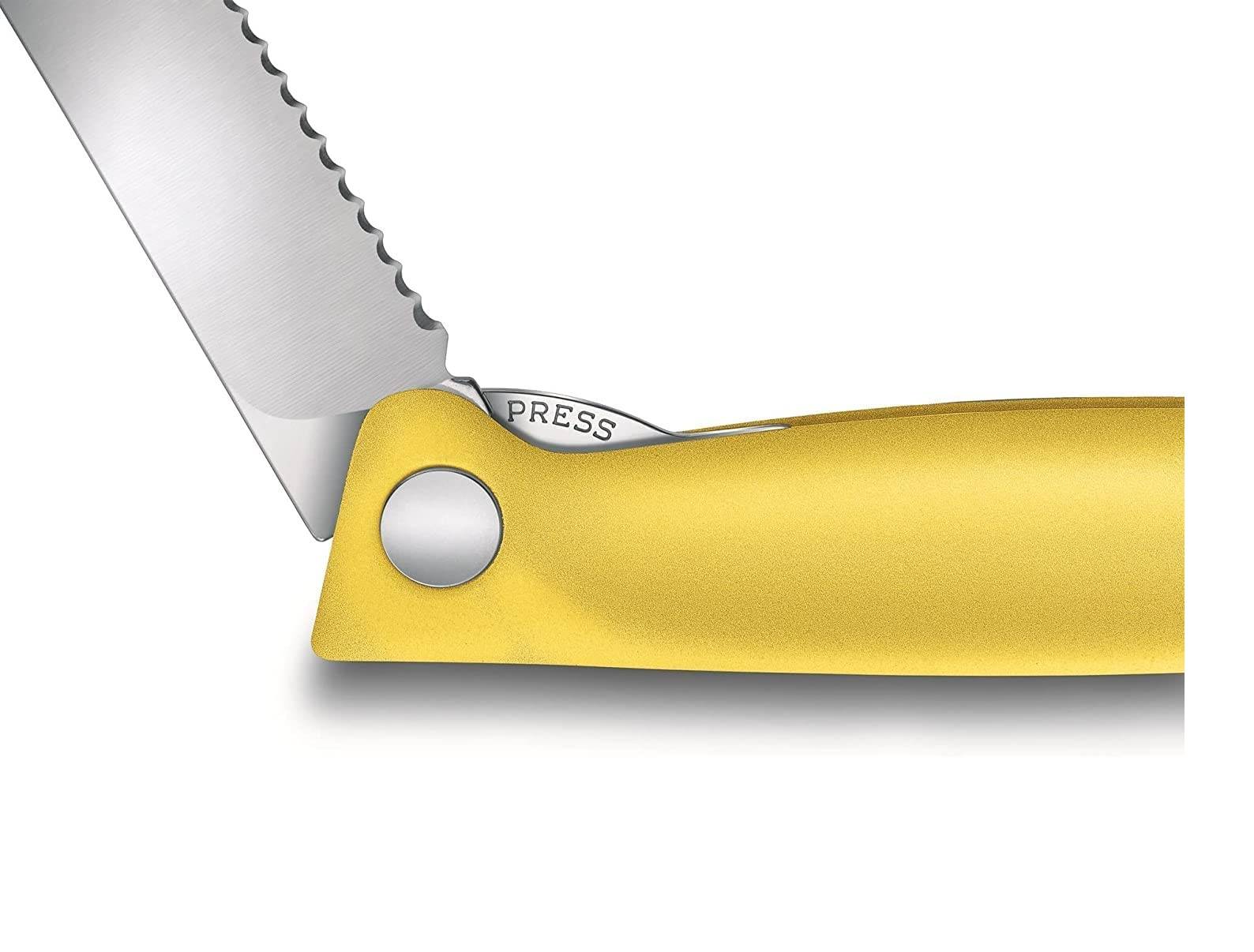 Victorinox 2-tlg Swiss Classic Faltbares Gemüsemesser / Tafelmesser Set, Wellenschliff Gelb