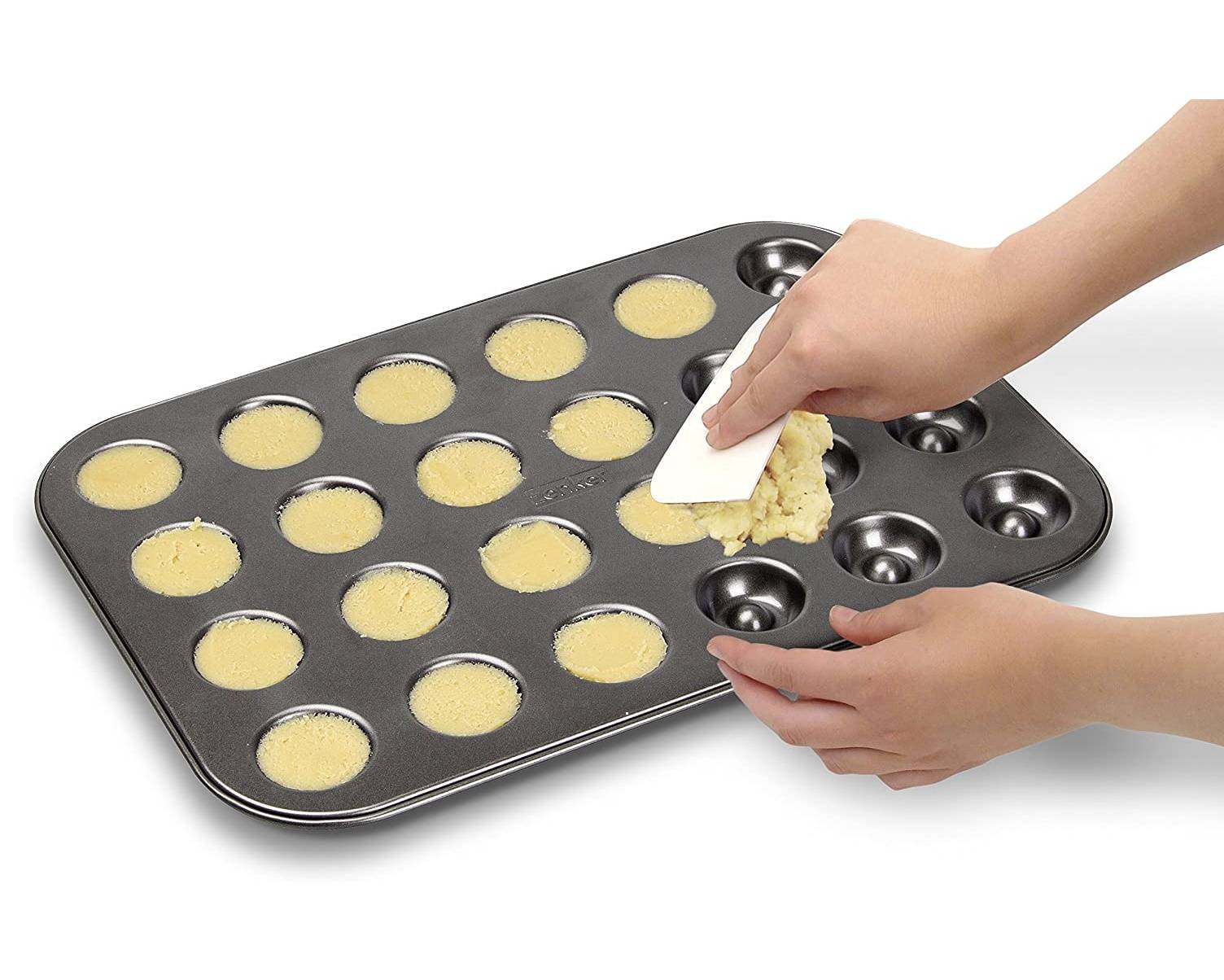 Zenker | Backform für Husarenkrapfen & Engelsaugen | antihaftbeschichtet | 38 x 27 cm | perfekt für gefüllte Kekse | Menge: 1 Stück