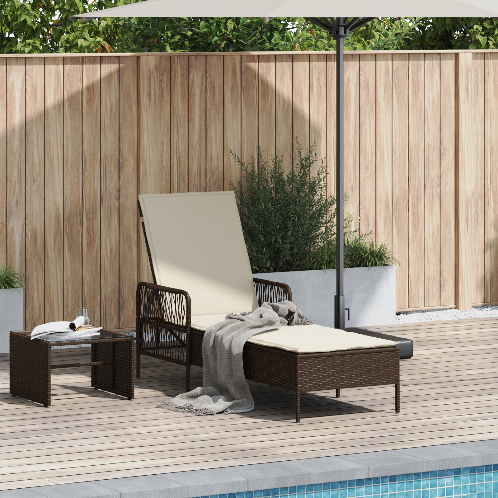 vidaXL Sonnenliege Braun und creme weiß PE Rattan 157 x 55 x 92 cm