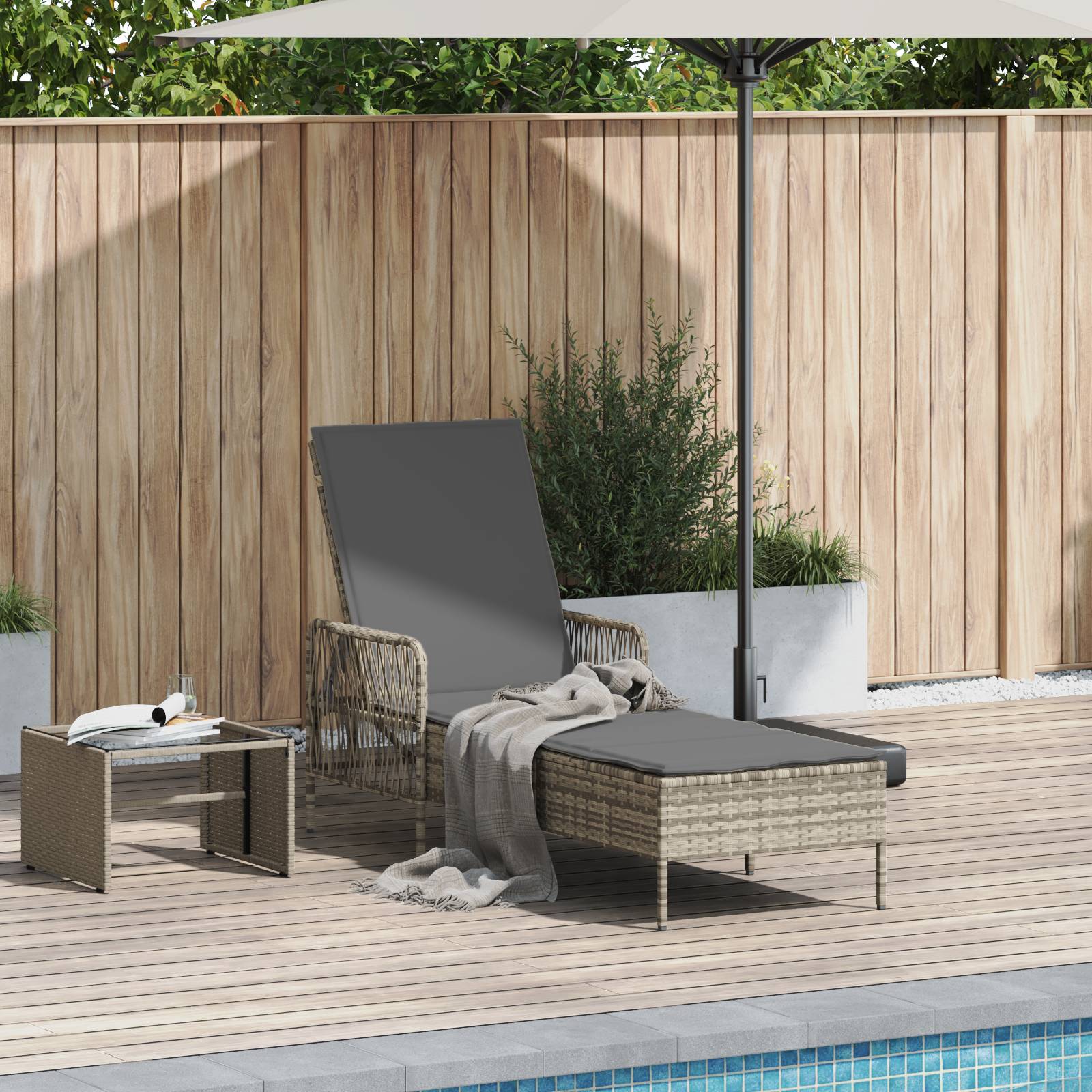 vidaXL Sonnenliege Hellgrau PE Rattan 157 x 55 x 92 cm Faltbar