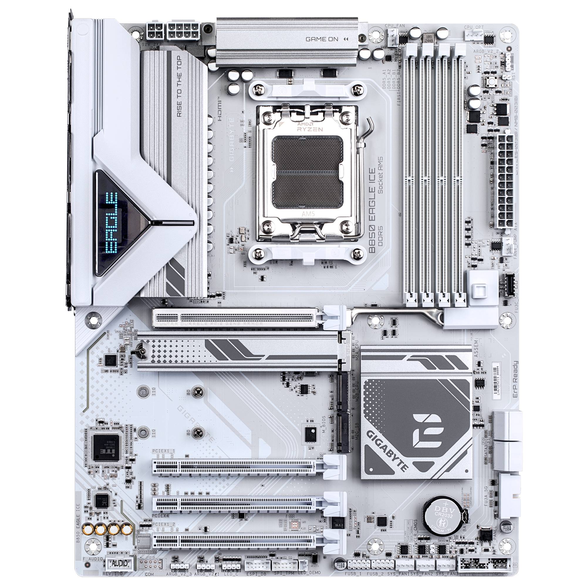 Weiße Gigabyte B650E AORUS Elite AX Hauptplatine in Draufsicht mit AMD-CPU-Sockel, RAM-Steckplätzen, PCIe-Steckplätzen und M.2-Kühlkörpern.