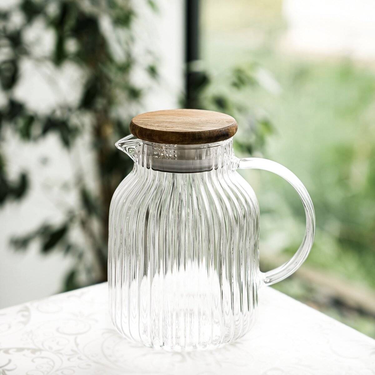 Glaskaraffe "Luana Caraffa" aus Borosilikatglas mit Holzdeckel - 1500 ml