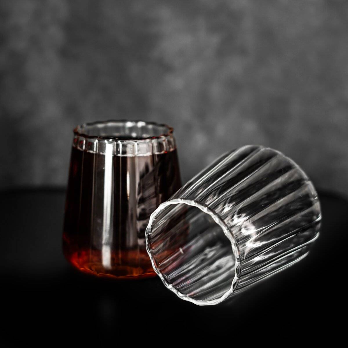 2er-Set Gläser "Luana Corta" - 350 ml im Relief-Design aus Borosilikatglas