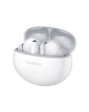 Weiße kabellose Huawei-Ohrhörer in einer offenen Ladeschale auf neutralem Hintergrund.
