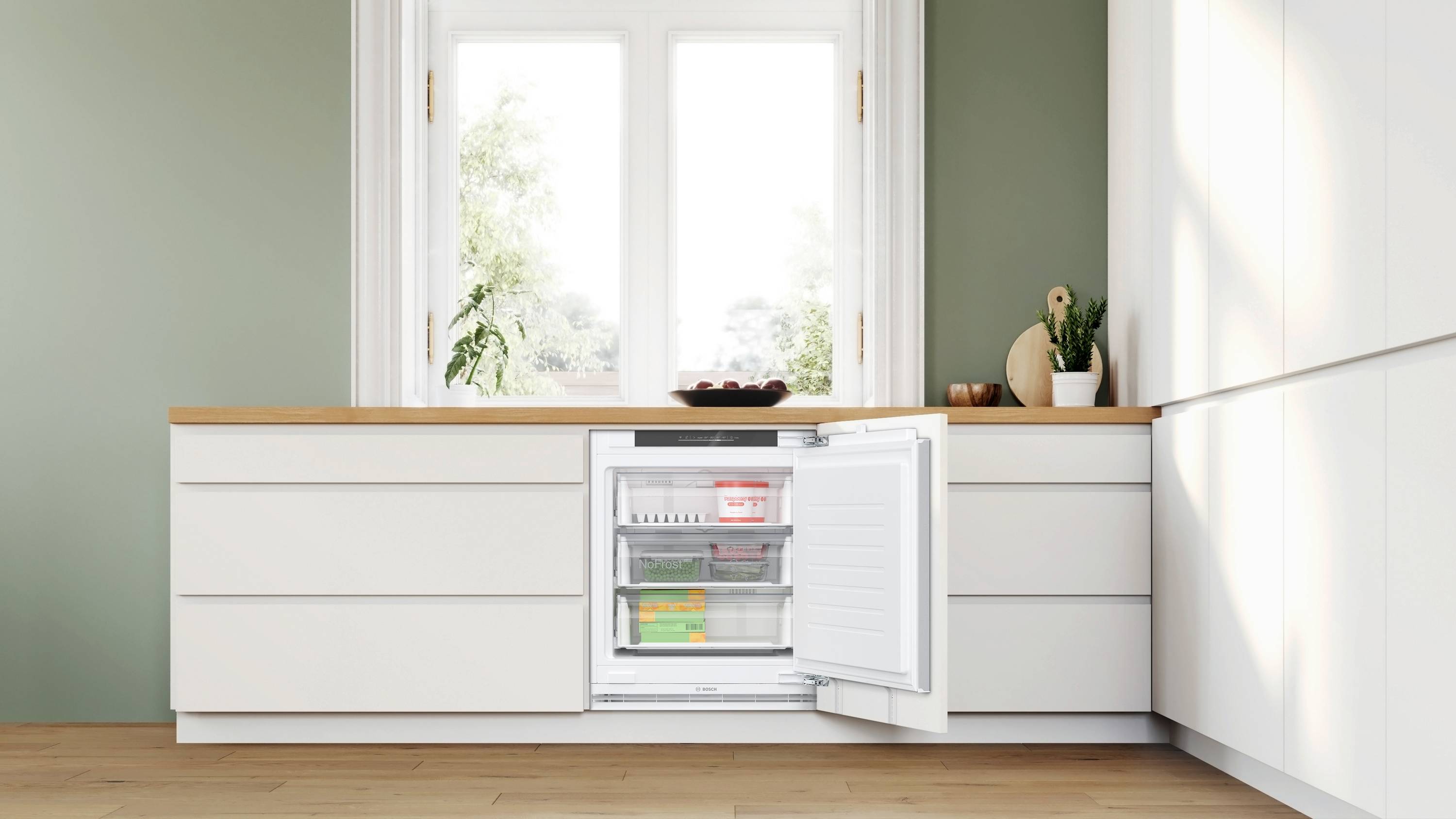 Bosch Serie 6, Einbau-Gefrierschrank, 82 x 59.8 cm, Flachscharnier mit Softeinzug, GUN21ADE0