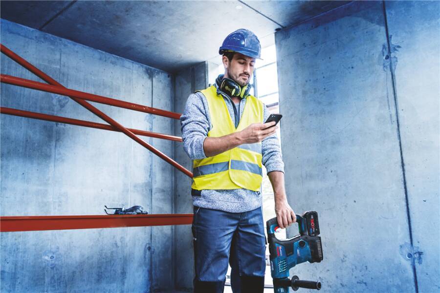 Akku-Bohrhammer GBH 18 V-36 C 0611915001 Typ Solo Lieferumfang ohne Akku und ohne Ladegerät, Connectivity-Modul, Handwer