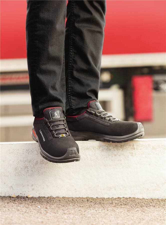 Sicherheitshalbschuh/-hochschuh S3 Riley ESD 8064-45 Größe 45 Farbe schwarz Typ Halbschuh Modell Riley Low Schutzklass