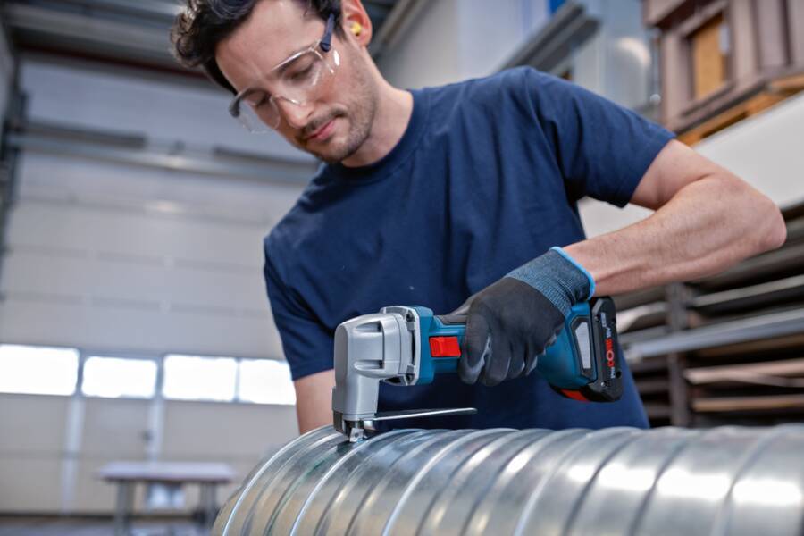 Akku-Blechschere GSC 18V-16 E 0601926300 Typ Solo Lieferumfang ohne Akku und ohne Ladegerät, Karton Opt. B Spannung 18 V