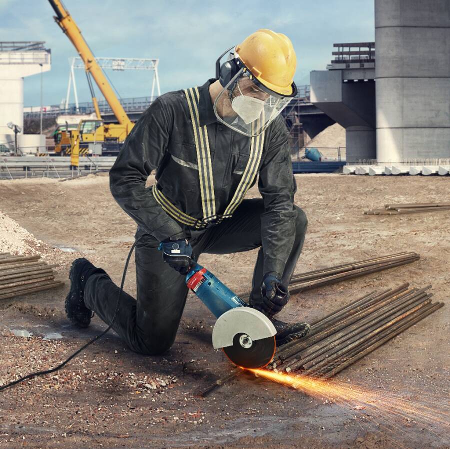 Winkelschleifer GWS 24-230 JZ 06018C3300 Modell GWS 24-230 JZ Typ Set Lieferumfang Zweilochschlüssel, Aufnahmeflansch, S