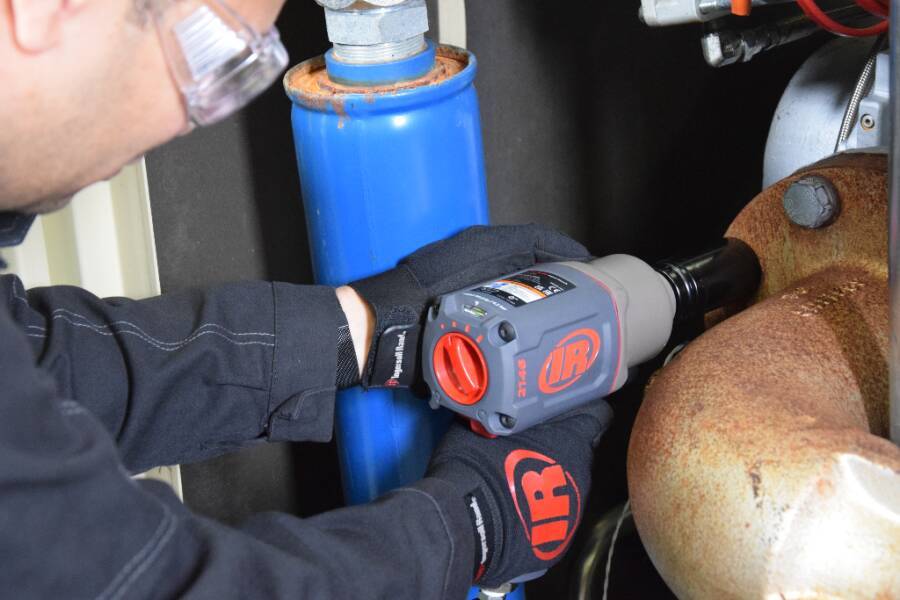 Druckluft-Schlagschrauber 2146Q2MAX 2146Q2MAX Lösemoment 2700 Nm Arbeits-/max.-Drehmoment 1970 Nm Drehzahl 5500 U/min An